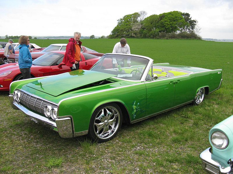 File:Lincoln Continental Convertible (4648789906).jpg