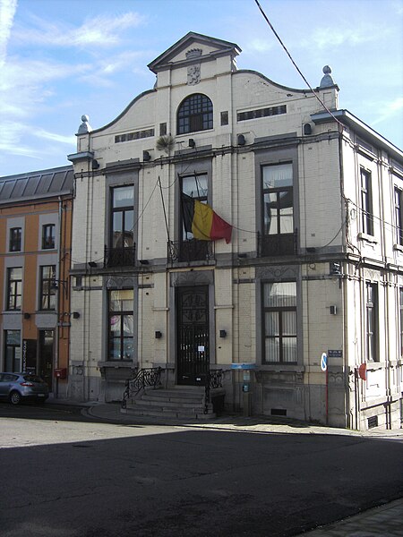 File:Lodelinsart-maison communale.jpg