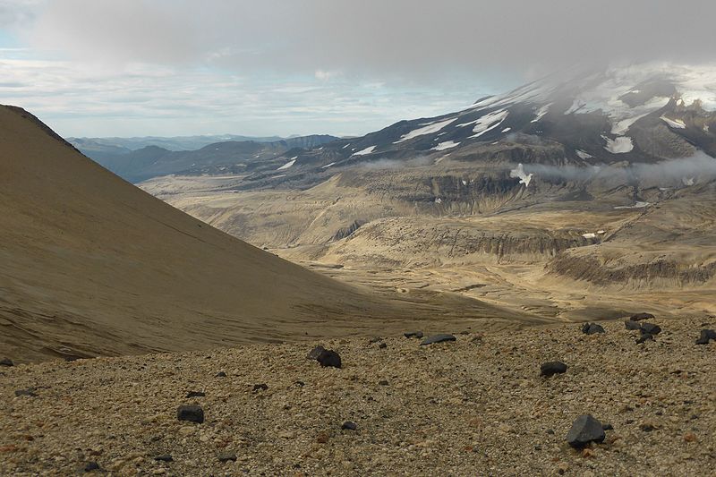 File:Looking into Katmai Pass as seen from south side of Falling Mountain (13542907475).jpg