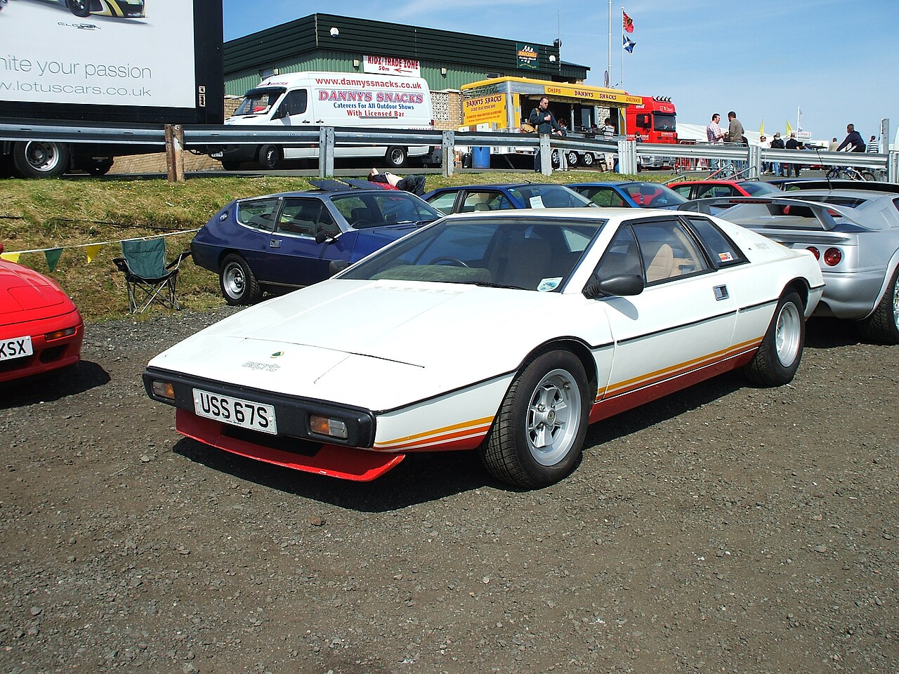 Image of Lotus Esprit (white)