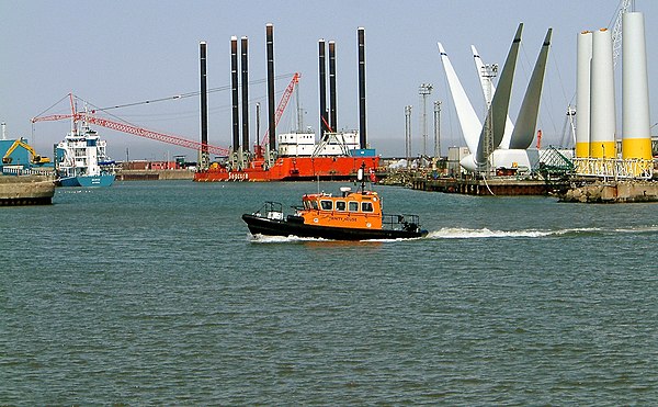 Windfarm construction in Lowestoft harbour