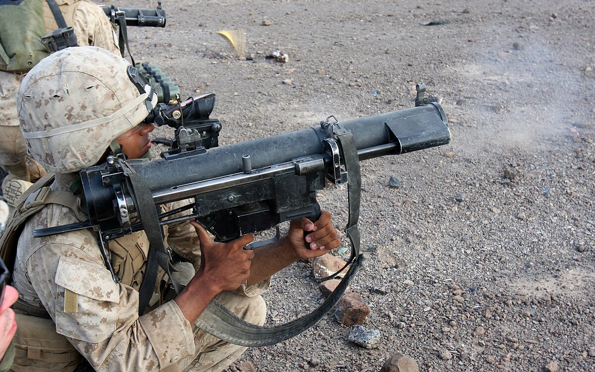 ファイル:MK153 SMAW, 9th Marine Regiment, Djibouti, March 28 