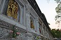 Mahabodhi Temple Complex, Bodhgaya (8717523628).jpg