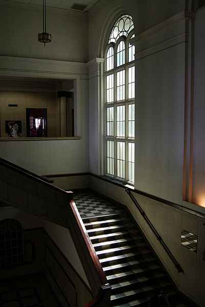 File:Main staircase of the Old Supreme Court Building, Singapore - 20101010-03.JPG