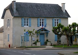 <span class="mw-page-title-main">Andoins</span> Commune in Nouvelle-Aquitaine, France