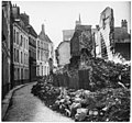 Maison - Une rue voisine de la Petite Place avec des destructions - Arras - Médiathèque de l'architecture et du patrimoine - APD0000082B.jpg
