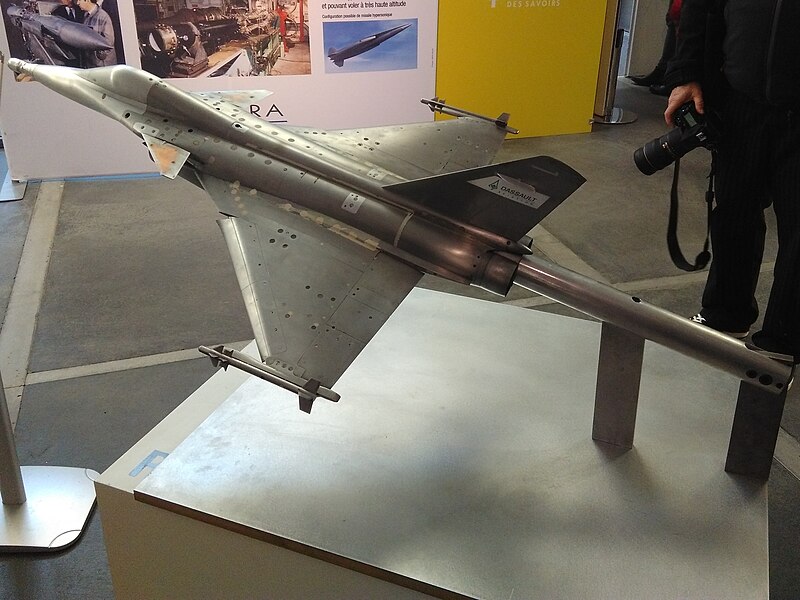 File:Maquette soufflerie Rafale A.jpg