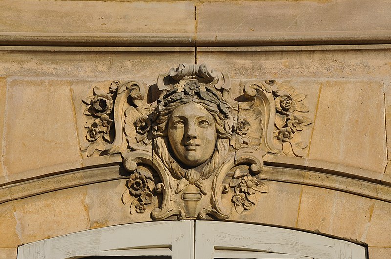 File:Mascarons of the Château de Bois-Préau in Rueil-Malmaison, France 003.JPG