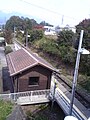 小海線を跨ぐ陸橋から見た美里駅（2009年10月）