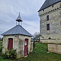 wikimedia_commons=File:Monts-sur-Guesnes - Bibliothèque de rue.jpg