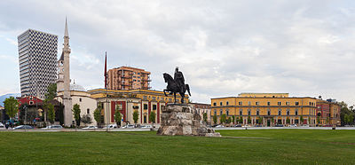 Monumento a Skanderbeg, Tirana, Albania, 2014-04-17, DD 03.JPG