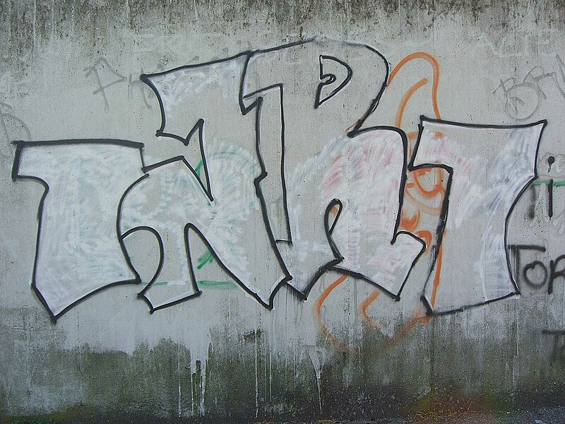 File:Monza-graffiti-z165.jpg