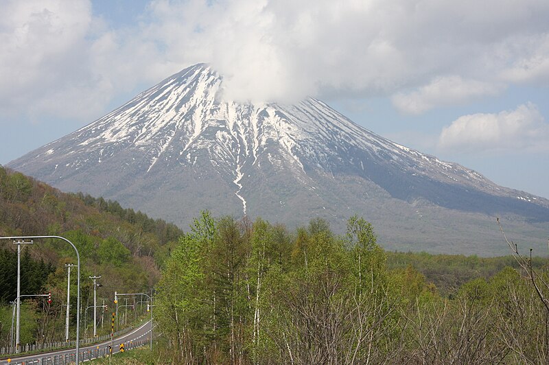 File:Mt YOTEI 1.JPG