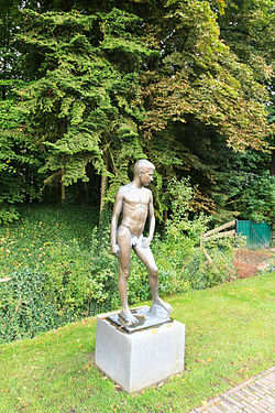 Statue "Nackter Jüngling" in Aurich