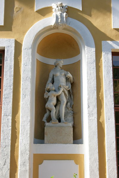 File:Neschwitz - Schloss 04 ies.jpg