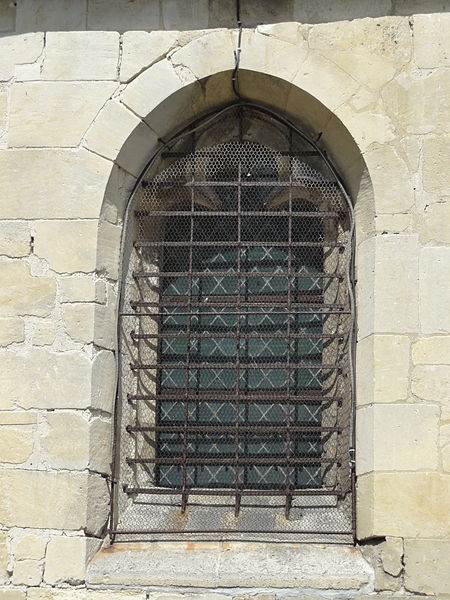 File:Nesles-la-Valle (95), église Saint-Symphorien, bas-côté sud, fenêtre.jpg