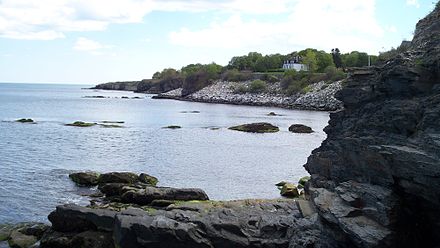 Shoreline of Easton Bay looking south from cliffside at east end of Narrangasett Ave