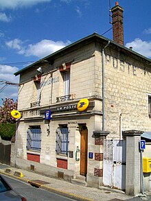 A French post office in 2011 in Orry-la-Ville. Orry-la-Ville (60), la poste.jpg