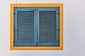English: Window shutters at the residential building #67 Deutsch: Fensterbalken am Wohnhaus Nr. 67