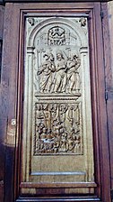 Panneau de bois sculpté à trois scènes, dont une avec le Christ, l'autre avec le diable.