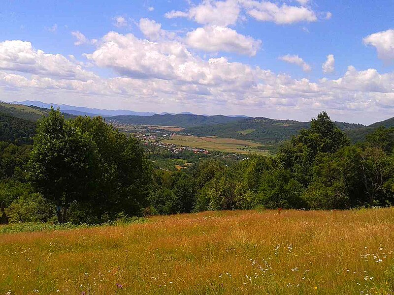 File:Panorama of the village of Zabrid and the village of Dragovo from the mountain Grun, Ukraine, Natural Heritage Site 21-212-5018.jpg