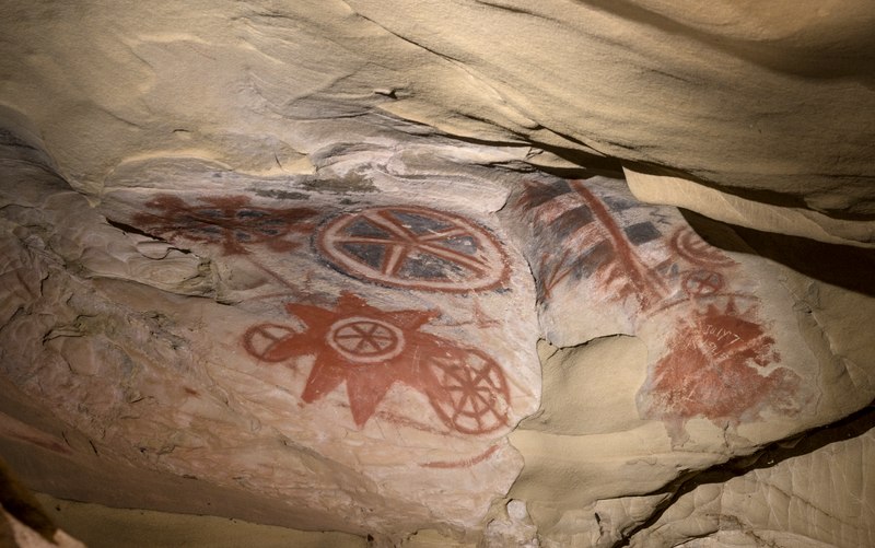 File:Petroglyphs at Chumash Painted Cave State Historic Park, high above Santa Barbara, California LCCN2013631568.tif