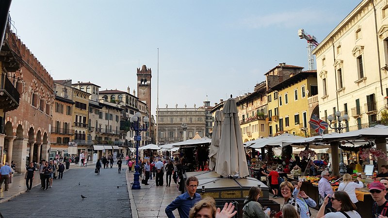 File:Piazza delle Erbe Verona.jpg