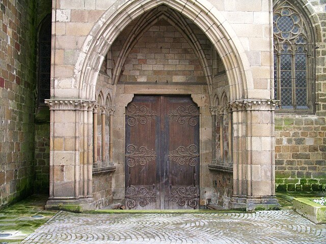 The "Porte du Martray" of the Cathédrale Saint-Étienne in Saint-Brieuc. Ironwork by Pierre François Marie Boulanger