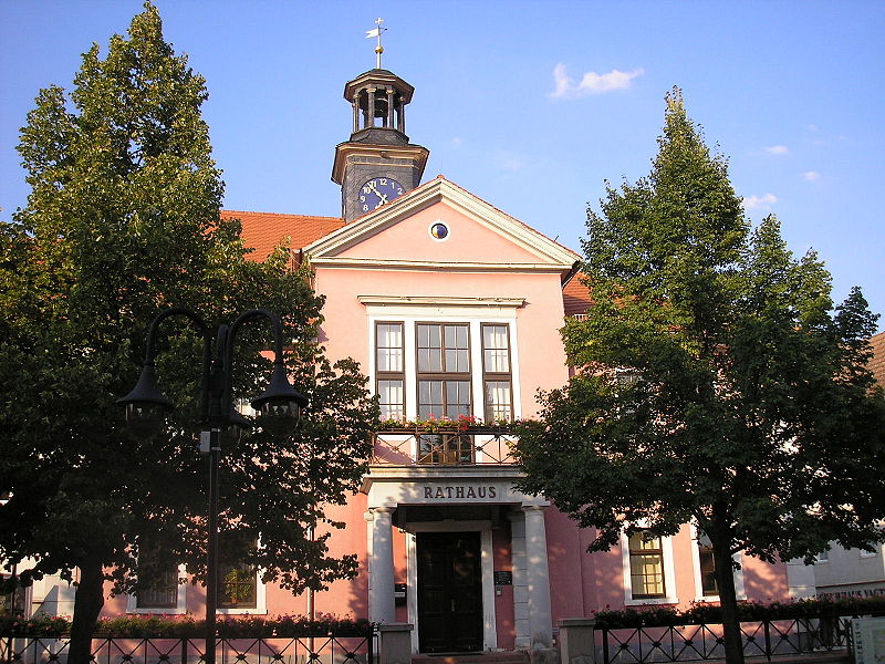 File:Rathaus Bad Berka.JPG