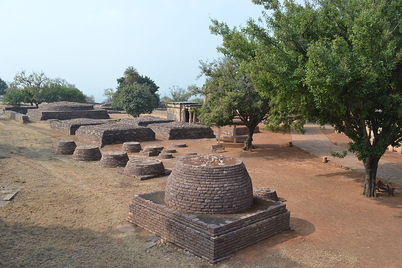 File:Remains of smaller stupas at Sanchi.jpg