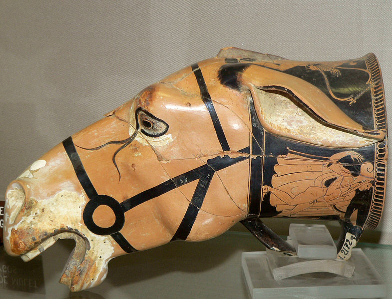 File:Rhyton en forme de tête d'équidé01.JPG