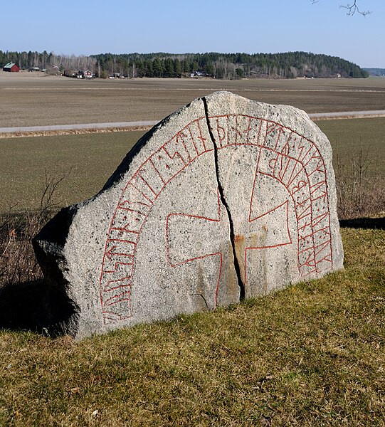 File:RunestoneOg31Aa51.jpg