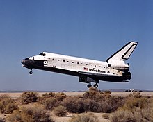 Discovery lands at Edwards Air Force Base, 24 October 2000. STS-92 landing.jpg