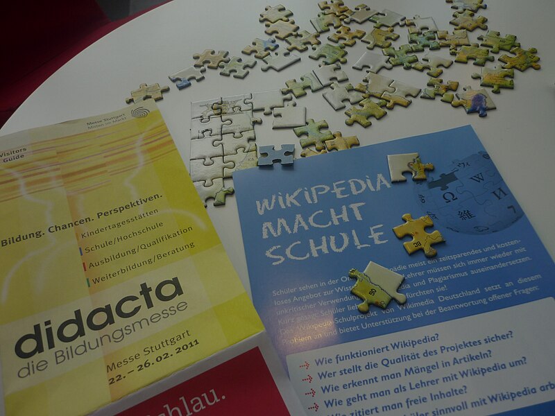 File:Schulprojekt Didacta2011 3.JPG