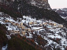 Le frazioni di Scottini, Pornal e Dieneri, situate lungo la strada che sale verso Serrada (Folgaria)