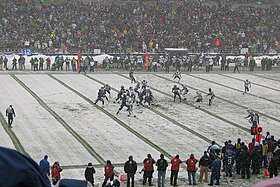 File:Service members unfurl flag at NY Jets first home game at new  Meadowlands Stadium.jpg - Wikipedia