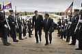 مع وزير الدفاع ليون بانيتا، عندما كان آلكسندر وزيرا للدفاع، التقطت الصورة في 7 ديسمبر 2012. قبيل عقد اجتماع لمناقشة القضايا الأمنية والإقليمية التي تهم البلدين.