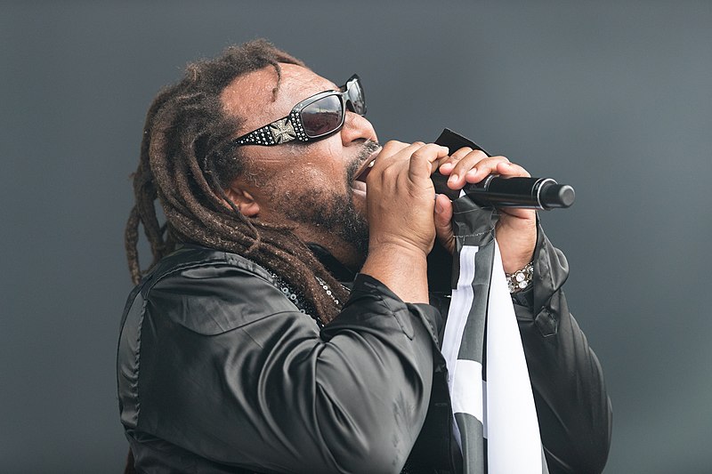 File:Skindred - 2017153155639 2017-06-02 Rock am Ring - Sven - 1D X II - 0110 - B70I6029.jpg