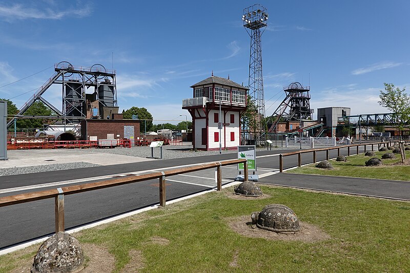 File:Snibston Colliery after site reopened.jpg