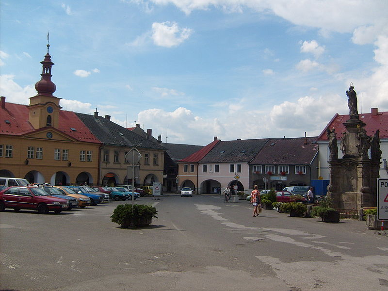 File:Sobotka-náměstí2008.jpg