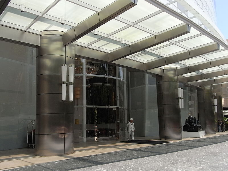 File:St. Regis Singapore Entrance (3505050712).jpg