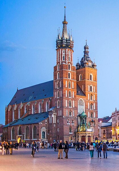 Fayl:St Mary's Krakow.jpg