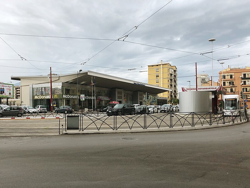 File:Stazione Notarbartolo Palermo.JPG