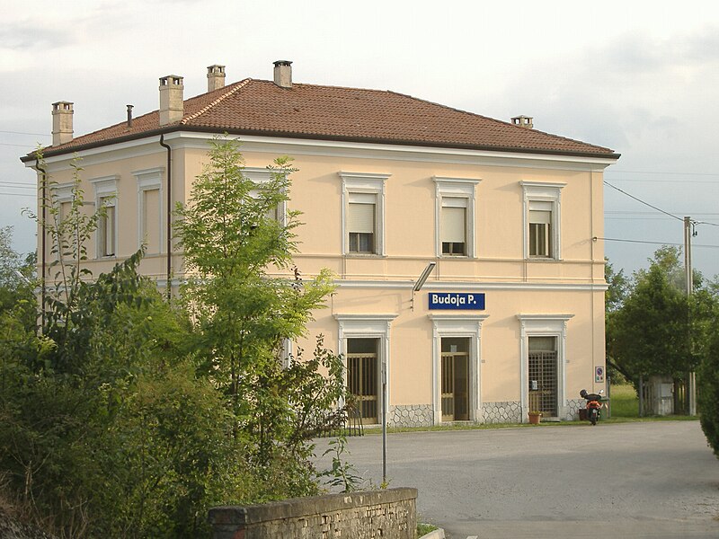 File:Stazione di Budoja-Polcenigo.jpg