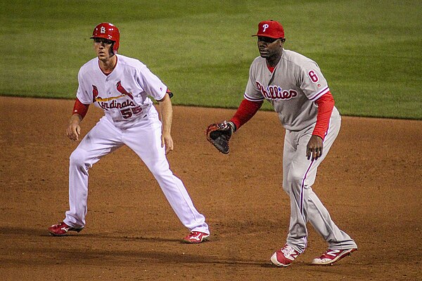 Howard holding Cardinals outfielder Stephen Piscotty in 2016