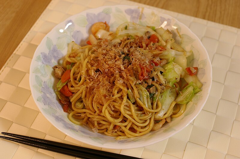 File:Stir-fry noodle (2518852710).jpg