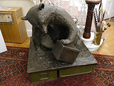 Sculpture by David Harding in the Sikorski Museum