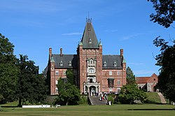 Trollenäs slott 2016-1.jpg