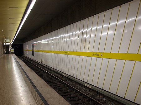 U Bahn Station Laimer Platz München 001