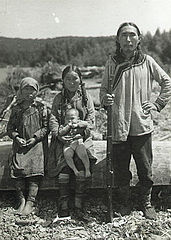An Udege family (early 20th century)
